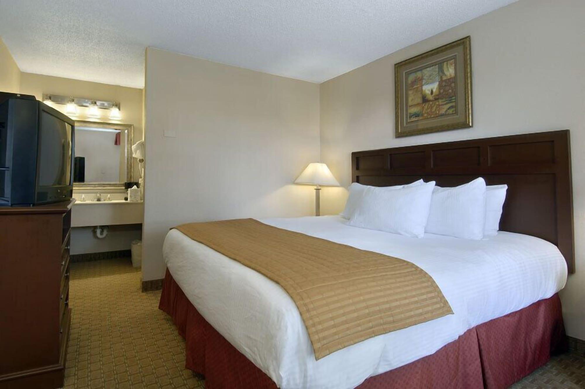 Baymont By Wyndham Mobile/ I-65 Hotell Exteriör bild